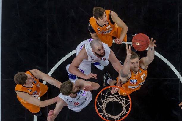 区明星队受 区明星队受